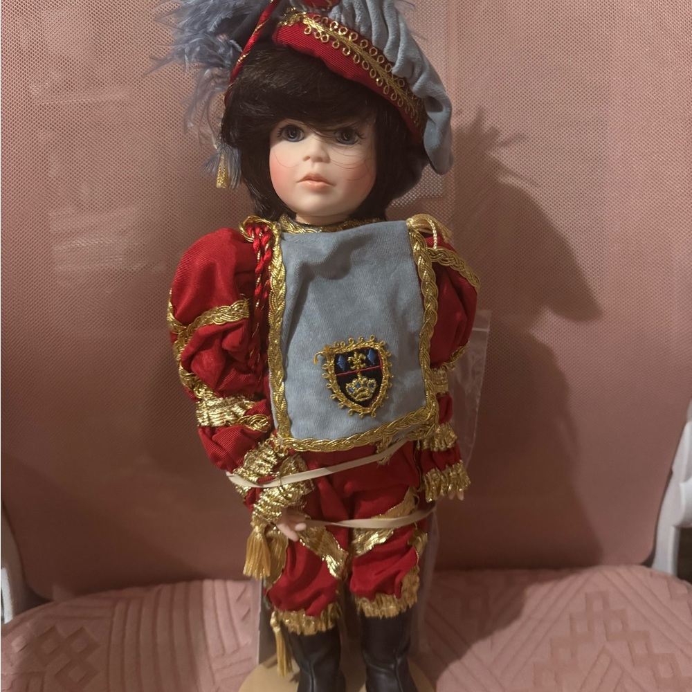 Robin woods “Camelot “ 14@ doll